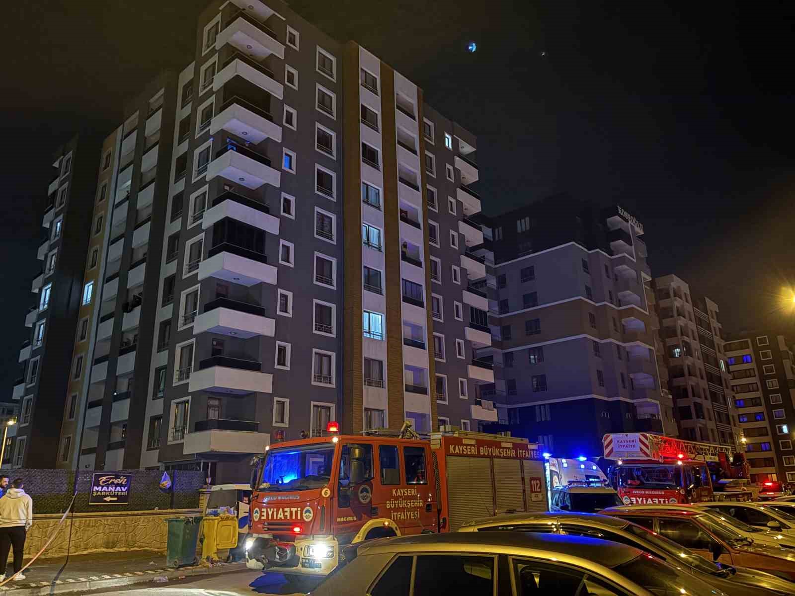 İntihar girişiminde bulunan kadını polis ikna etti
