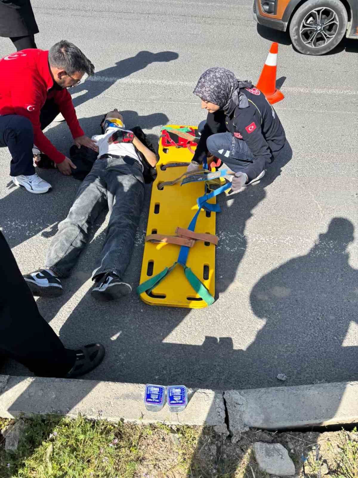 Elazığ&rsquo;da motosiklet ile minib&uuml;s &ccedil;arpıştı: 1 yaralı
