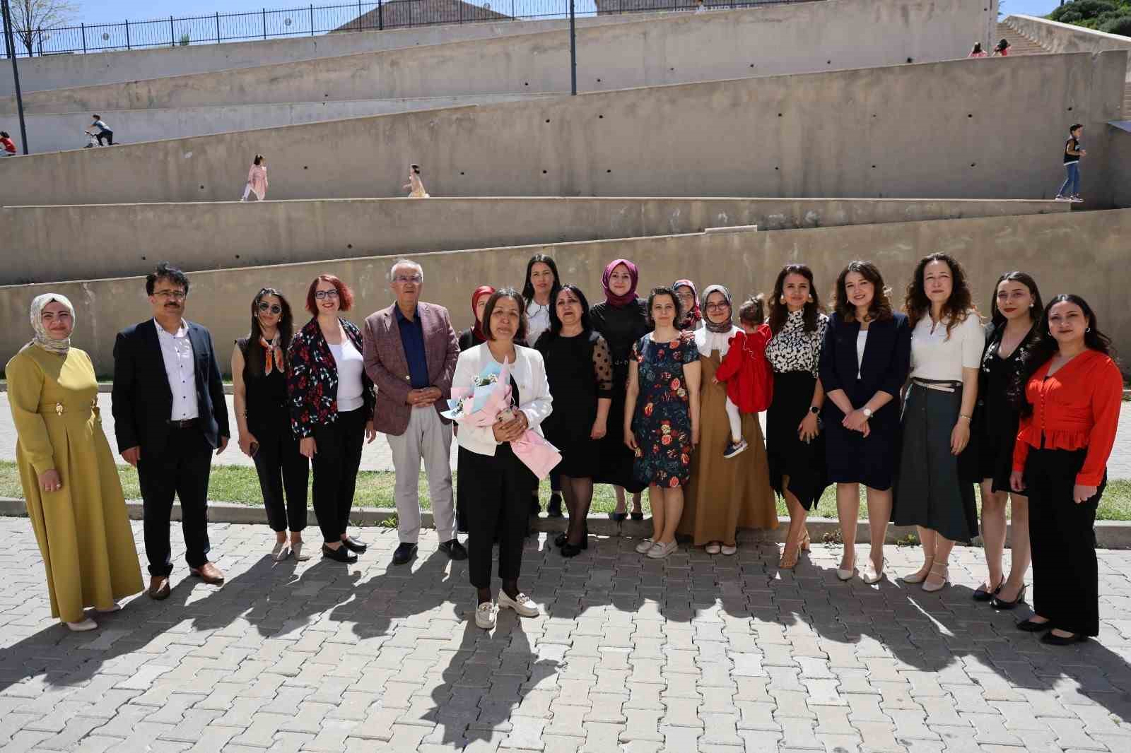 Başkan Arslan&rsquo;dan Anneler G&uuml;n&uuml;&rsquo;nde anlamlı ziyaret
