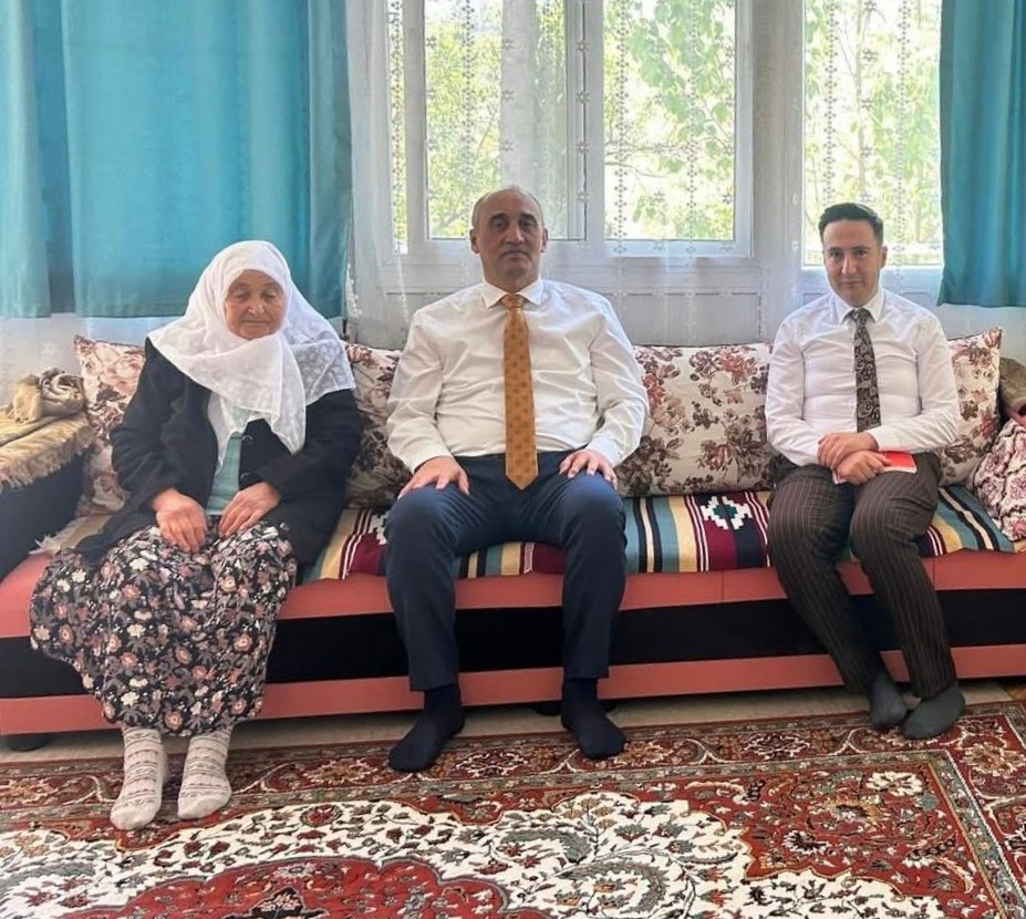 Yatağan Kaymakamı İlhan, şehit annesini unutmadı
