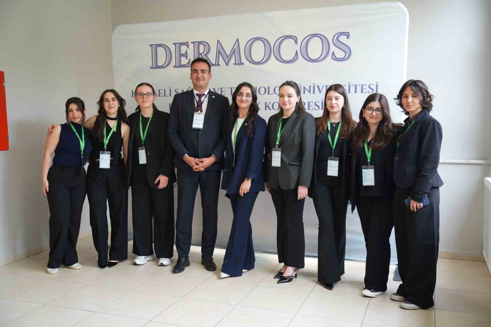 Geleceğin diş hekimleri ve eczacıları sekt&ouml;r&uuml;n nabzını tuttu
