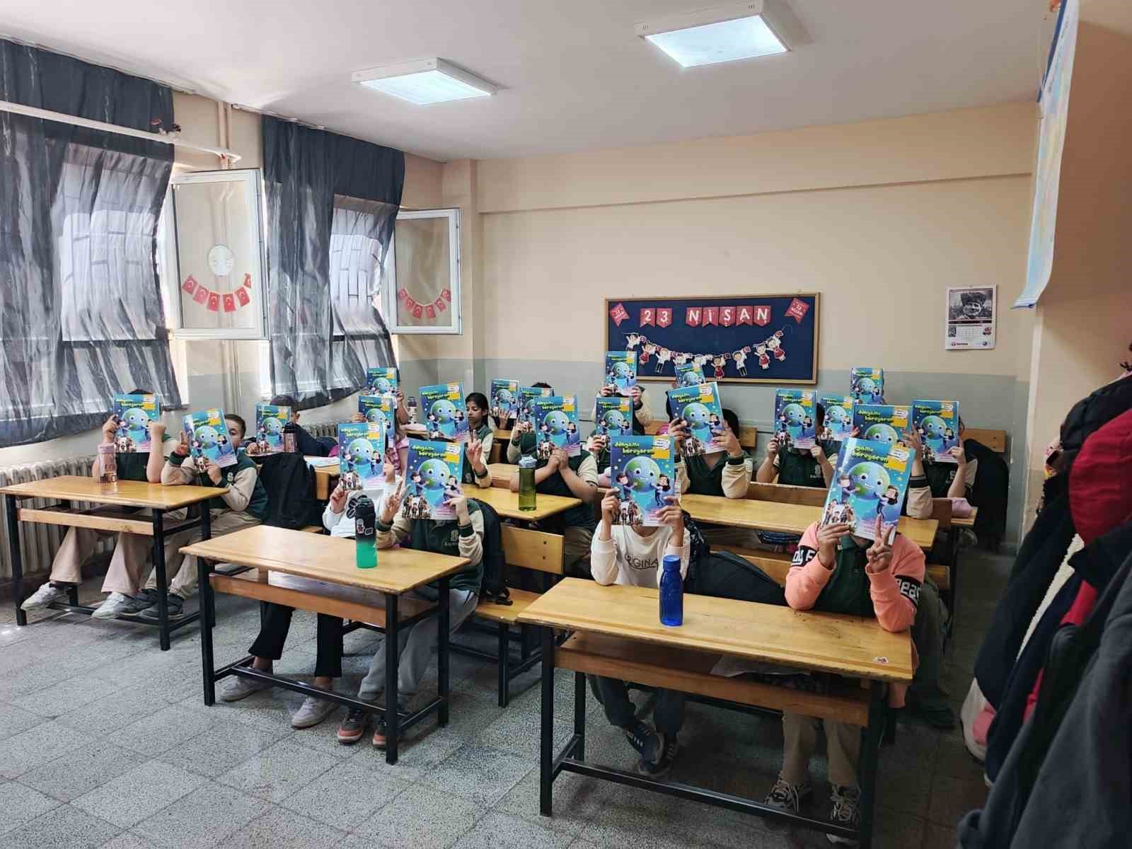 Miniklere &ccedil;evre ve geri d&ouml;n&uuml;ş&uuml;m dersi
