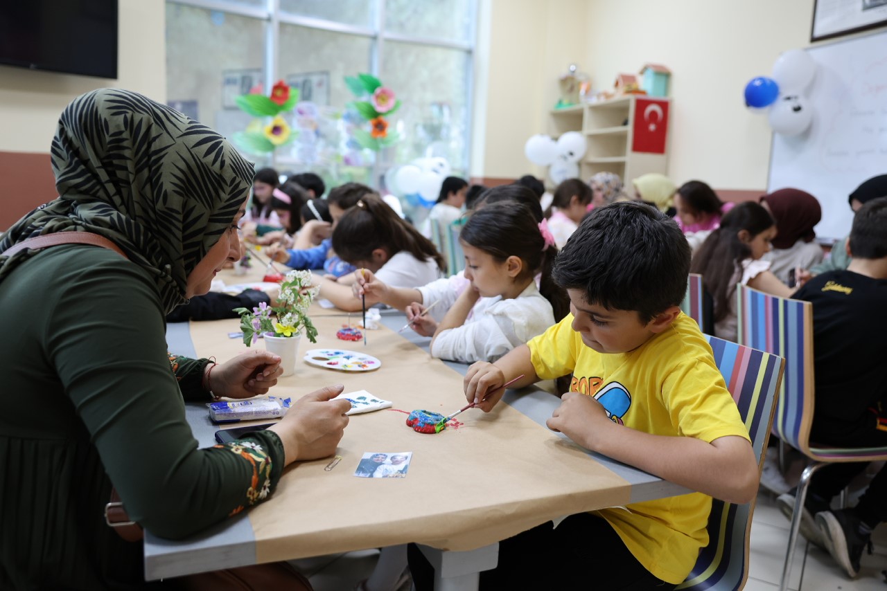 K&uuml;&ccedil;&uuml;k&ccedil;ekmece&rsquo;de Anneler G&uuml;n&uuml; renkli etkinliklerle kutlandı
