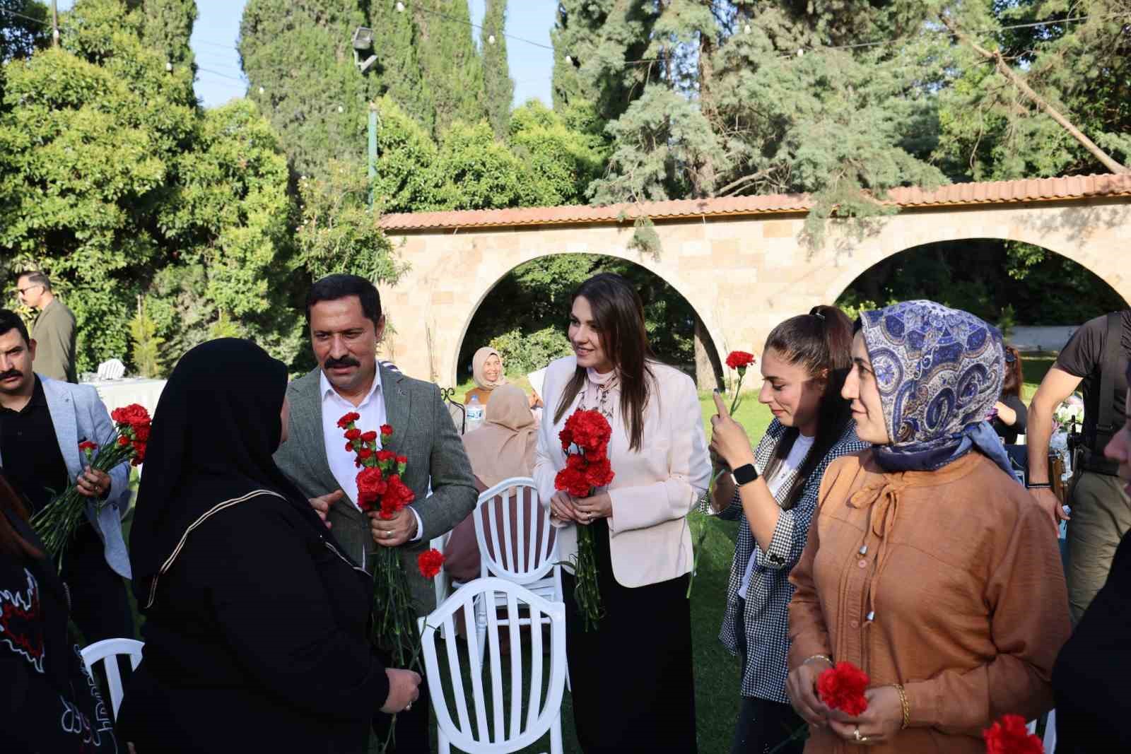 Hatay&rsquo;da Şehit anneleri ve depremzede anneler unutulmadı
