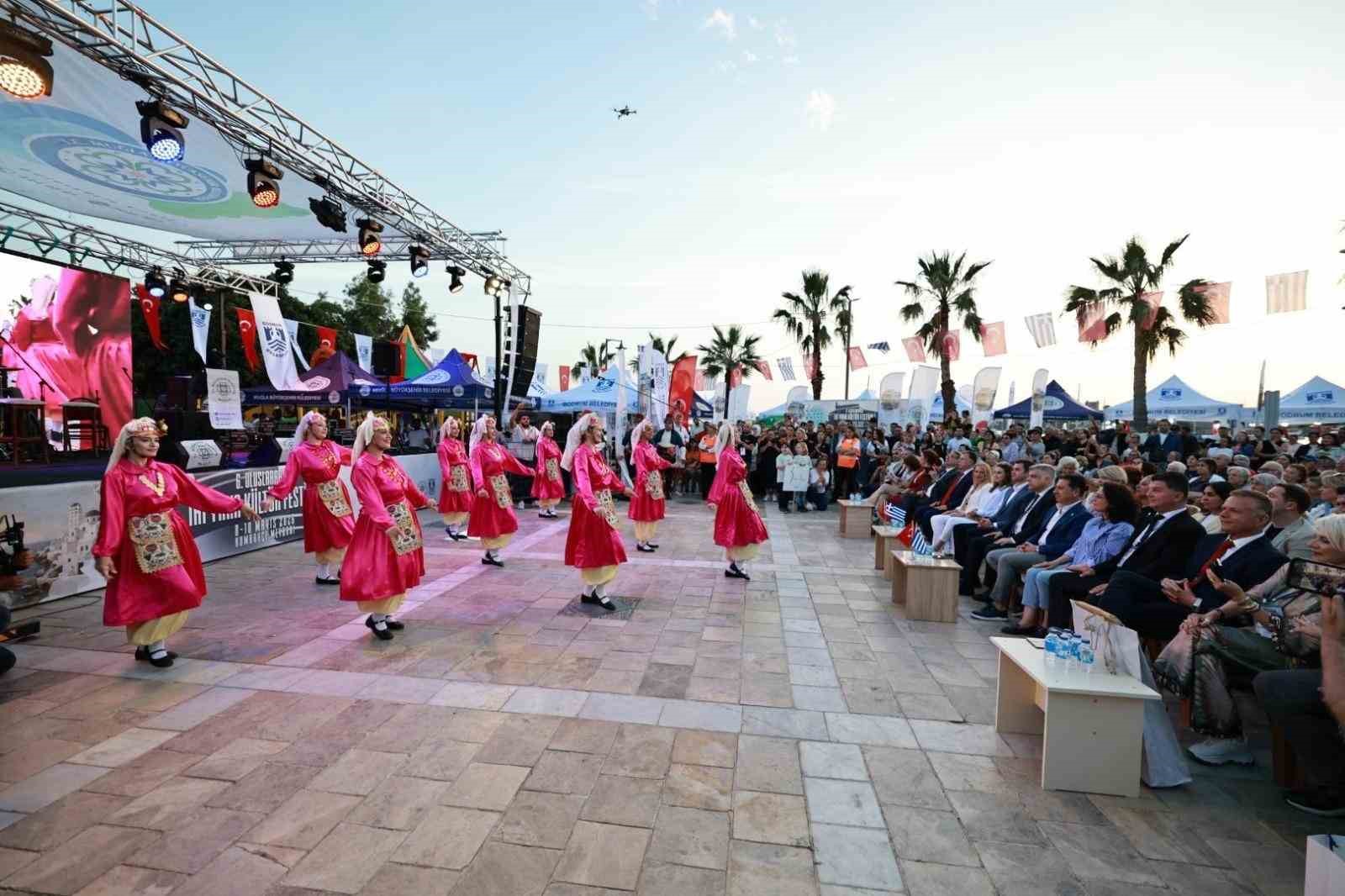 Bodrum&rsquo;dan Yunanistan&rsquo;a dostluk ve k&uuml;lt&uuml;r k&ouml;pr&uuml;s&uuml; kuruldu
