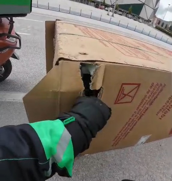 &Ccedil;anta, c&uuml;zdan derken yol kenarında buzdolabı bulundu
