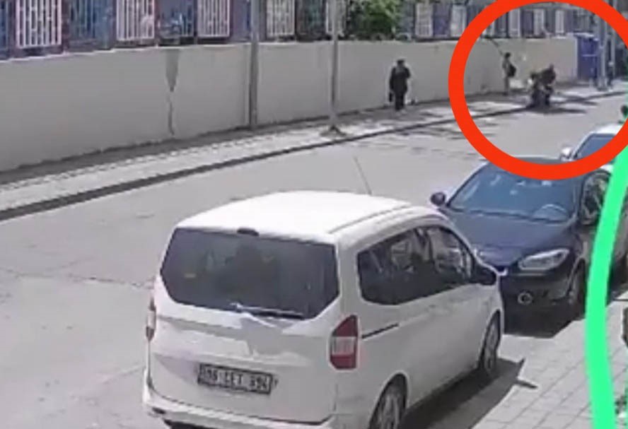 Siirt’te motosikletin çarptığı 10 yaşındaki çocuk ağır yaralandı
