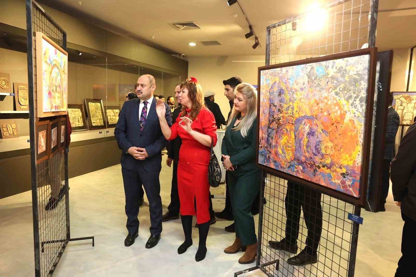 &Uuml;nl&uuml; ressamlar Nemrut&rsquo;un tanıtımı i&ccedil;in d&uuml;nya &ccedil;apında sergiler d&uuml;zenliyor

