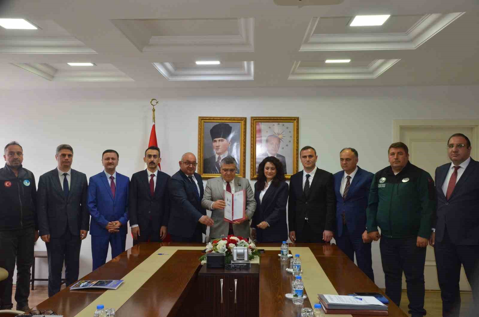 Sinop&rsquo;ta "&Ccedil;evresel Farkındalık ve Bilimsel İş Birliği Protokol&uuml;" imzalandı

