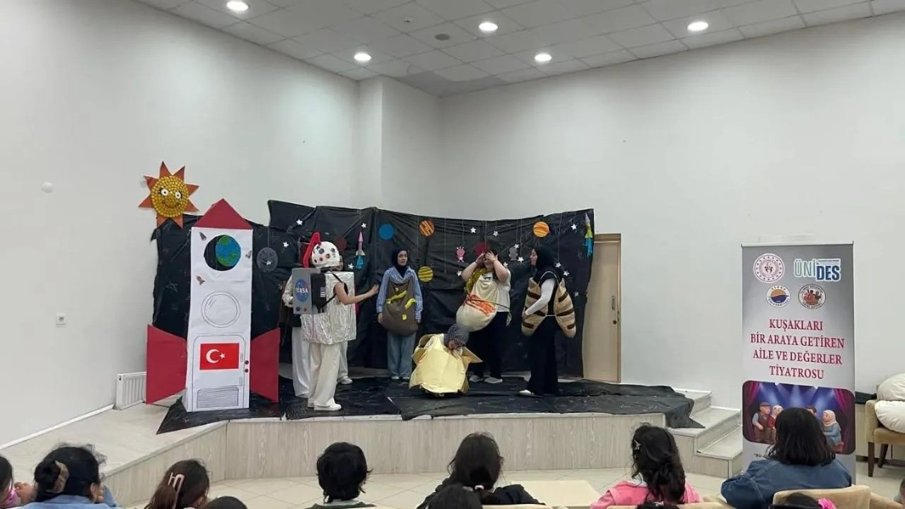Sinop&rsquo;ta aile bağları sahneye taşındı

