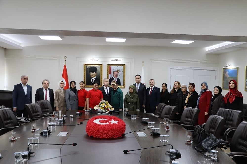 &Ouml;zel bireylerden Vali Yardımcısı Balcı&rsquo;ya ziyaret
