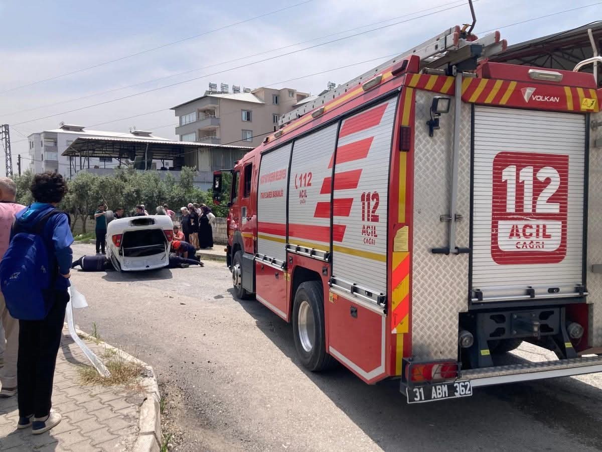D&ouml;rtyol&rsquo;da trafik kazası: 2 yaralı
