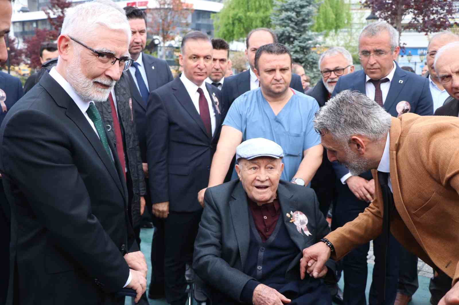 ‘Bolu’nun Babası’ İzzet Baysal törenle anıldı
