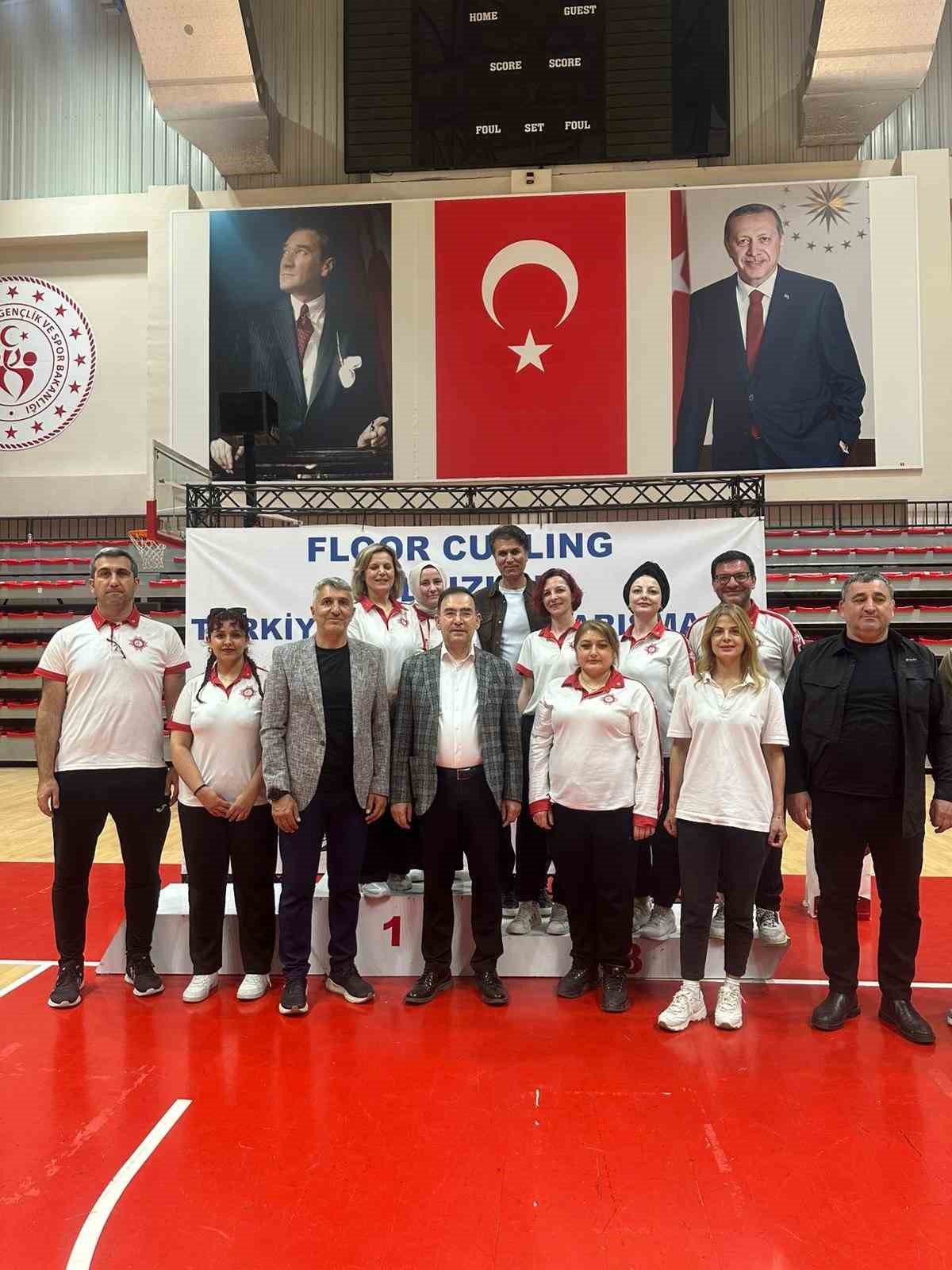 Mehmet Akif Ersoy Ortaokulu T&uuml;rkiye 4&rsquo;&uuml;nc&uuml;s&uuml; oldu
