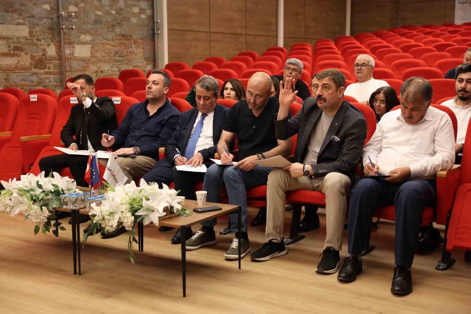 Doğal Şehirler Birliği Başkanı, Yetişkin oldu
