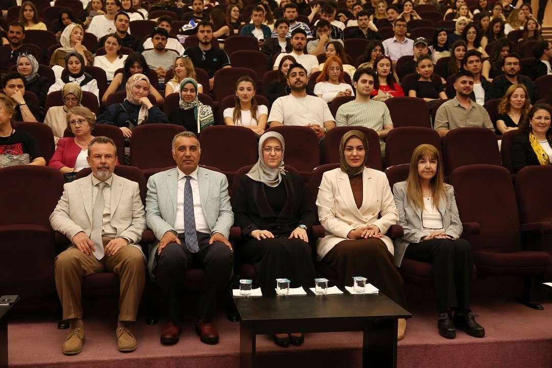 Gen&ccedil;liğin &Uuml;retim &Ccedil;ağı Projesi&rsquo;nin kapanış etkinliği MCB&Uuml;&rsquo;de yapıldı
