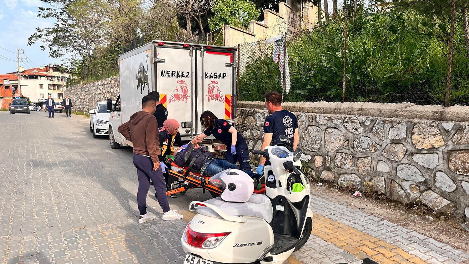 Otomobil ile motosiklet çarpıştı;1 yaralı