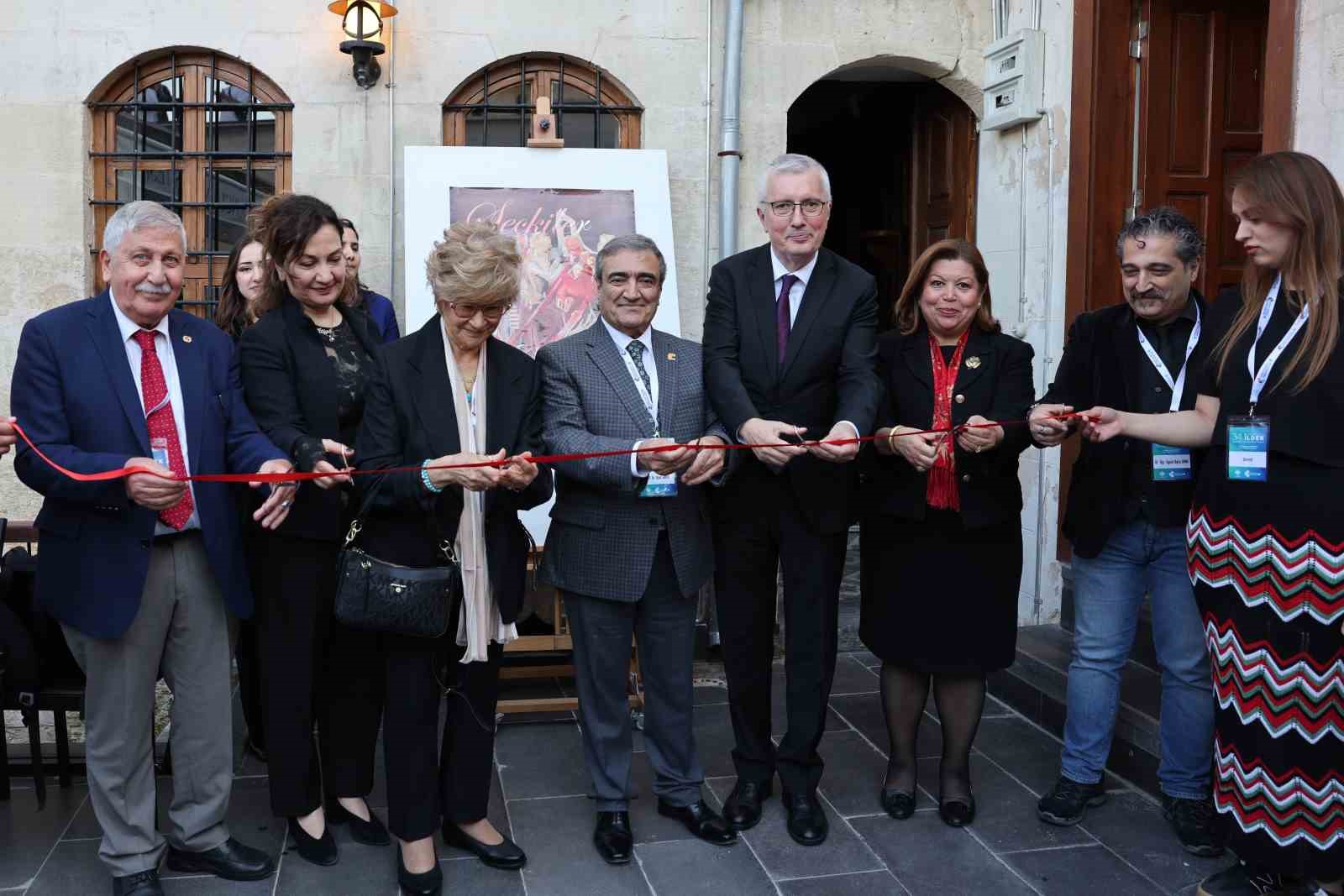 HKÜ Bilim İletişimi Ofisi ve Bey Mahallesi Kültürevi’nde "Seçkiler" sergisi açıldı
