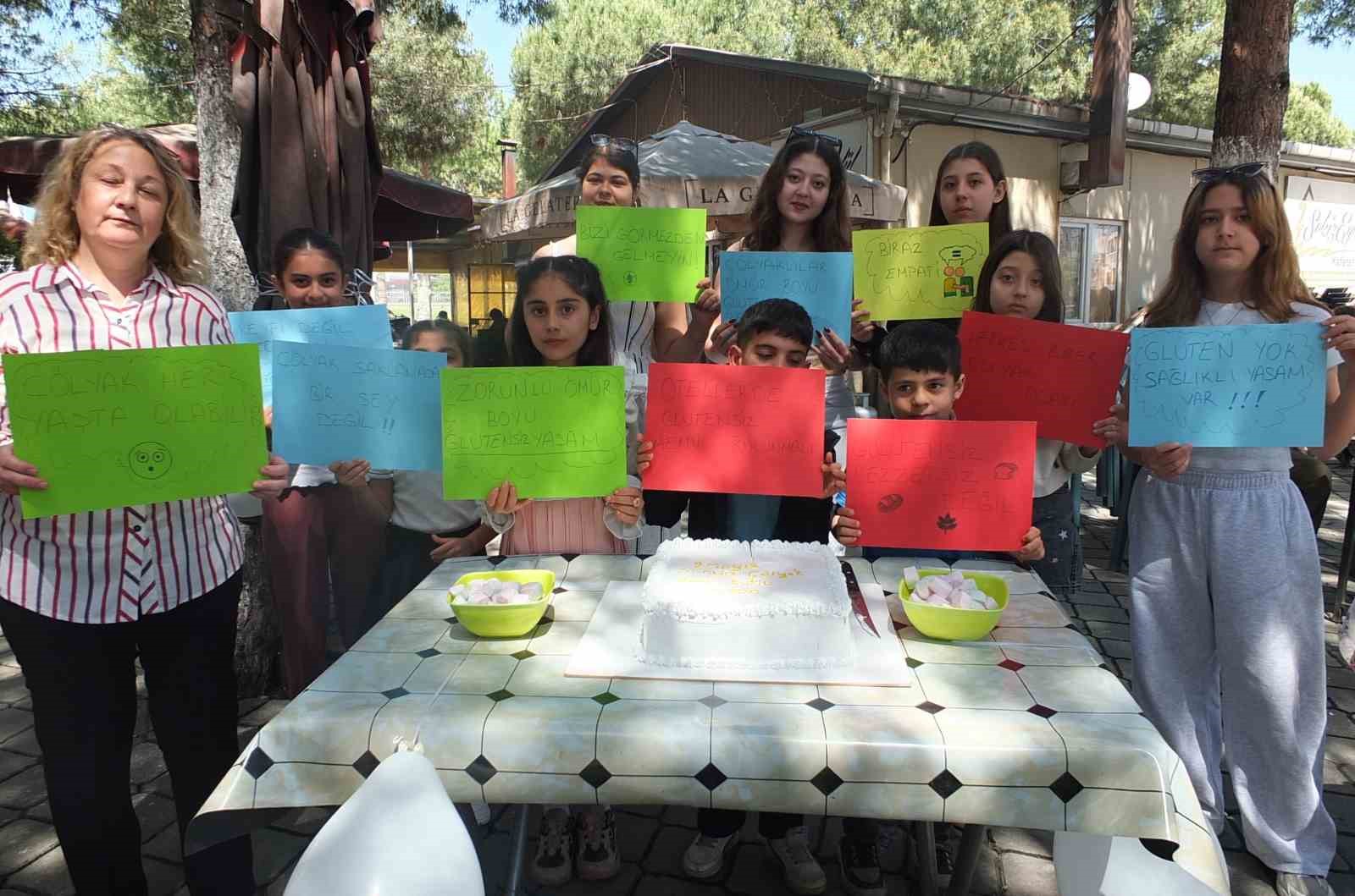 Balıkesir&rsquo;de &Ccedil;&ouml;lyaklılar geleneksel kahvaltıda buluştu
