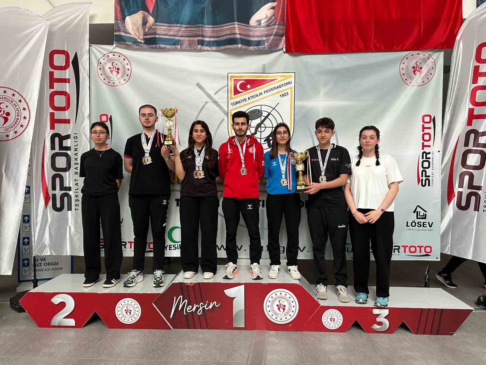 Havalı tüfek branşında Erzincan zirvede