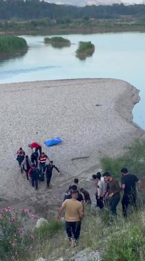 Akıntıya kapılarak kaybolan gencin cansız bedenine ulaşıldı
