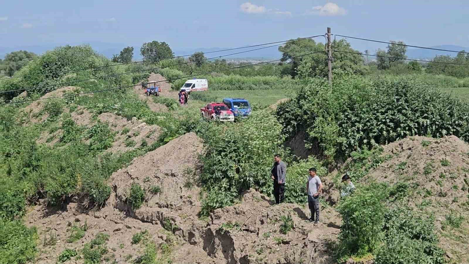 Balıkesir&rsquo;de 14 yaşındaki &ccedil;ocuk serinlemek i&ccedil;in girdiği &ccedil;ayda boğuldu
