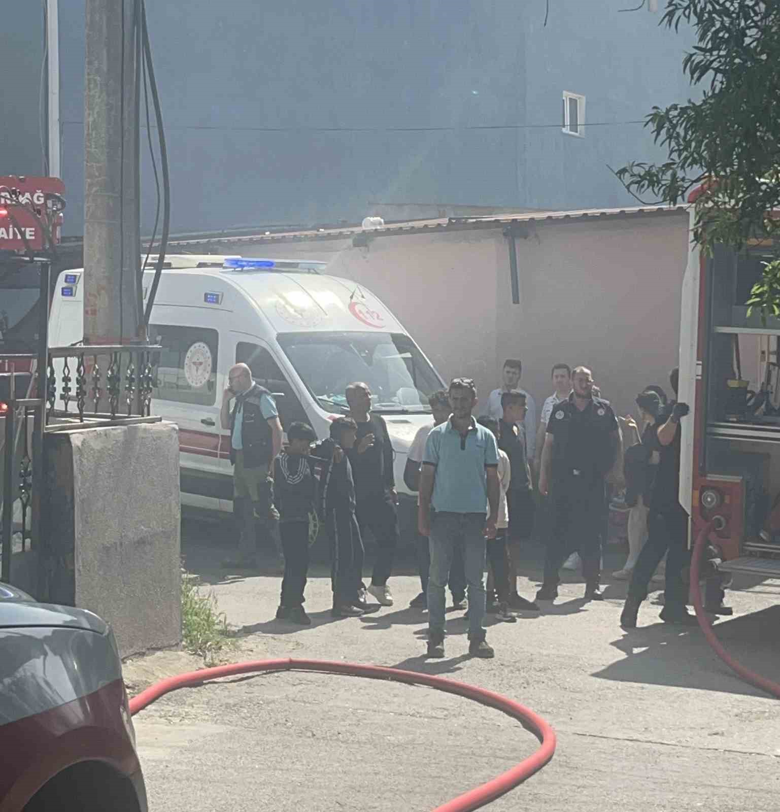Eşiyle tartıştı, &ouml;fkesini evini yakarak &ccedil;ıkardı

