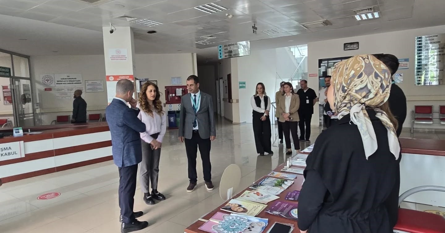 Tekin, Kemah Devlet Hastanesi&rsquo;nde &ccedil;alışmaları inceledi
