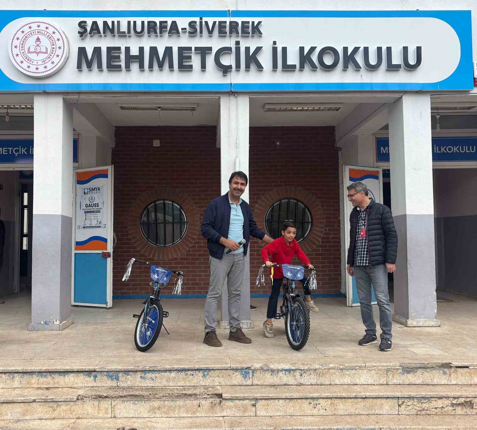 Siverek’te çevreye duyarlı öğrenciler bisikletle ödüllendirildi