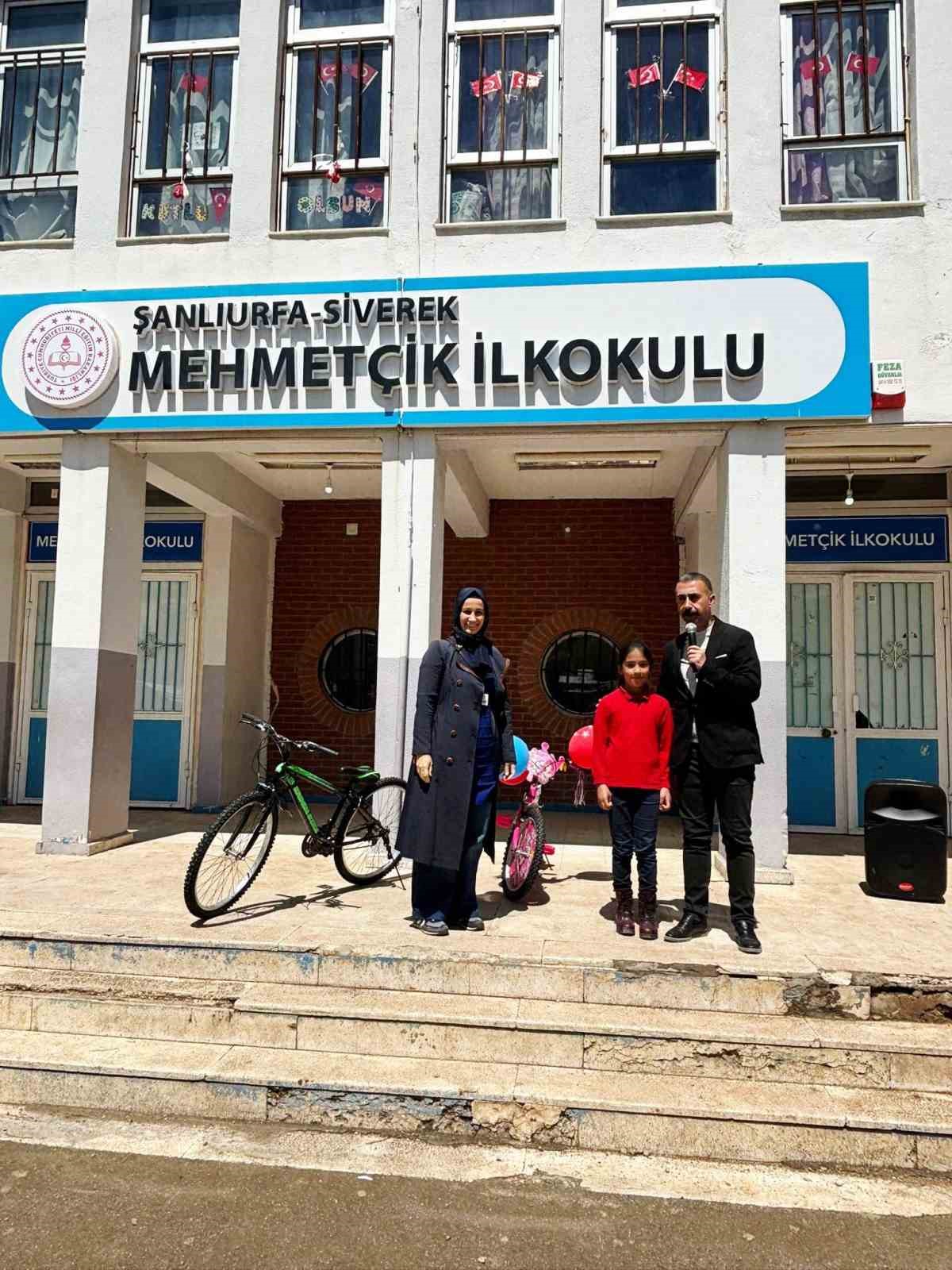 Siverek&rsquo;te &ccedil;evreye duyarlı &ouml;ğrenciler bisikletle &ouml;d&uuml;llendirildi
