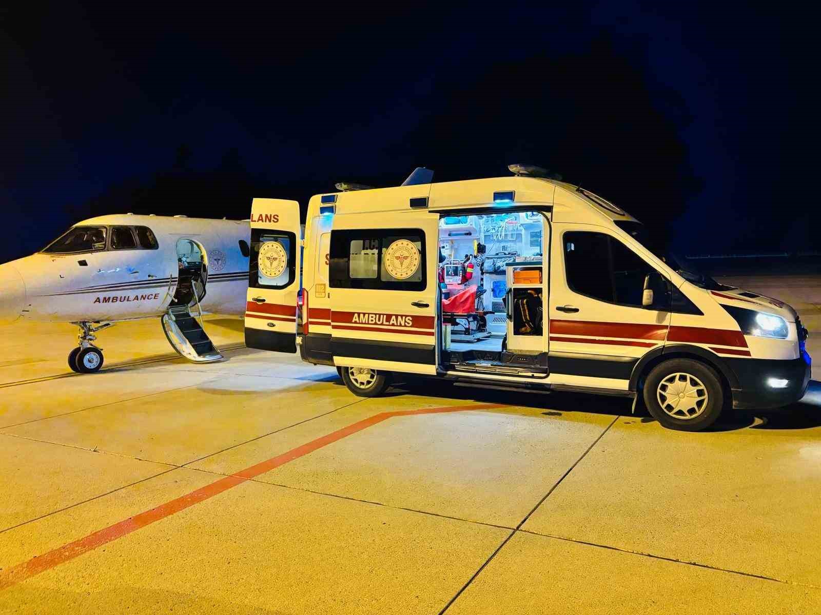 Ağrı&rsquo;da kalp yetmezliği tanısı bulunan &ccedil;ocuk, u&ccedil;ak ambulansla Ankara&rsquo;ya sevk edildi
