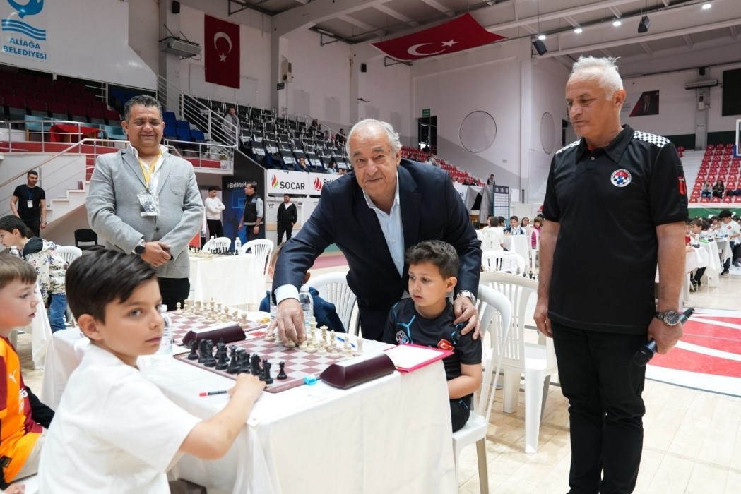 Satran&ccedil; tutkunları Aliağa&rsquo;da buluştu

