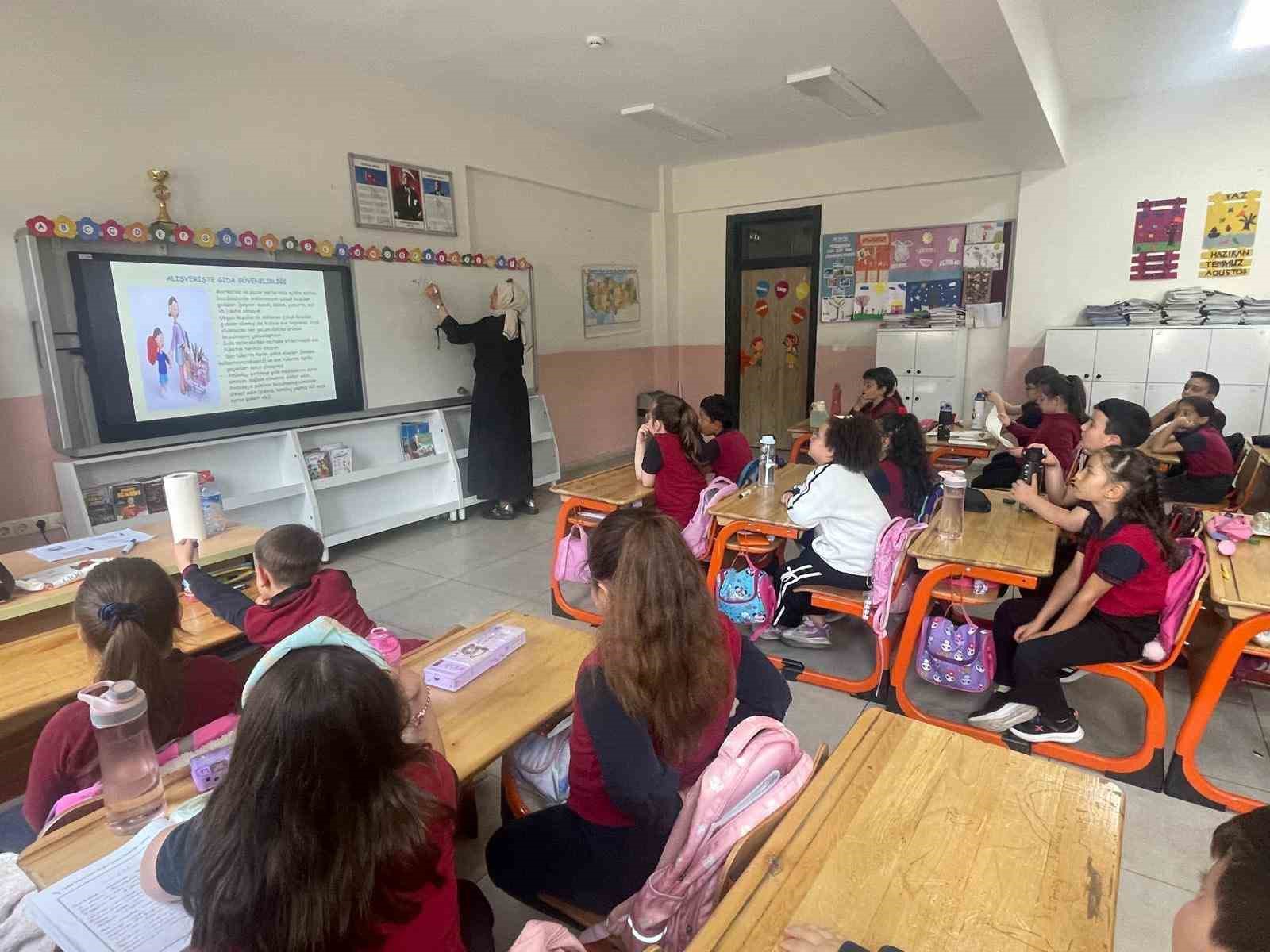 Kütahya’da öğrencilere "Okullarda Gıda Güvenilirliği ve Gıda İsrafı" eğitimi verildi