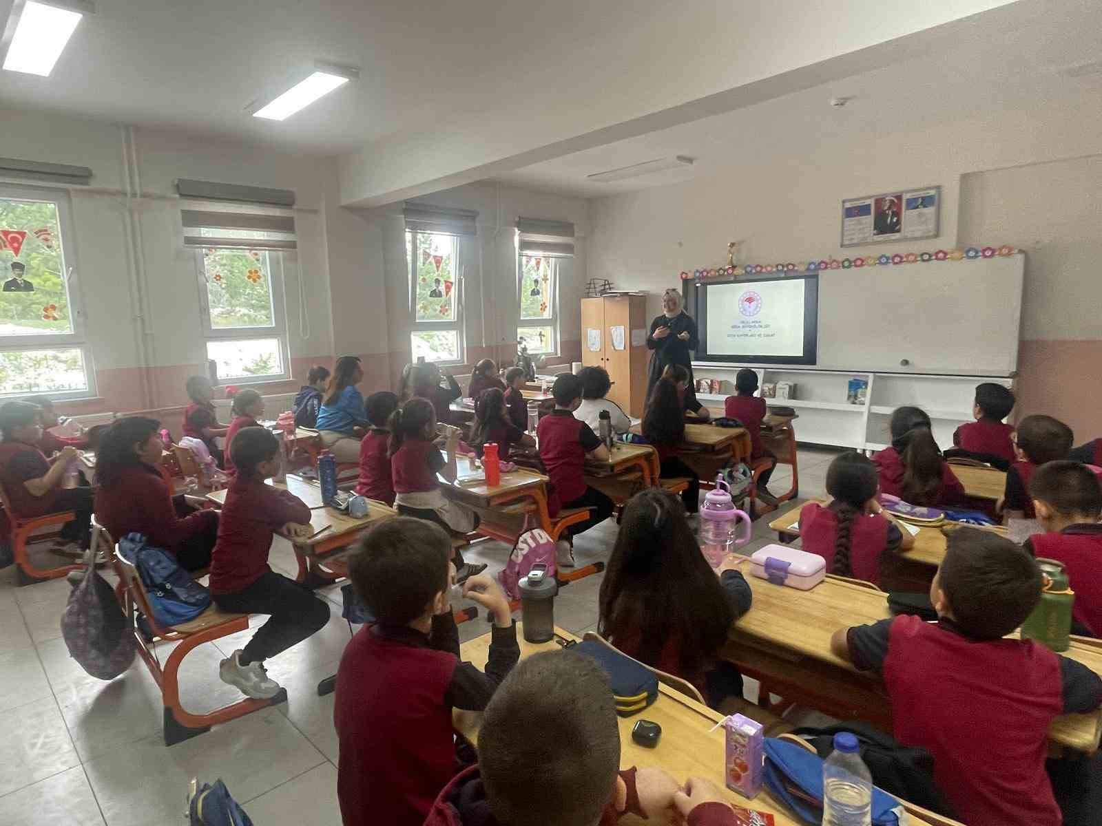 Kütahya’da öğrencilere "Okullarda Gıda Güvenilirliği ve Gıda İsrafı" eğitimi verildi