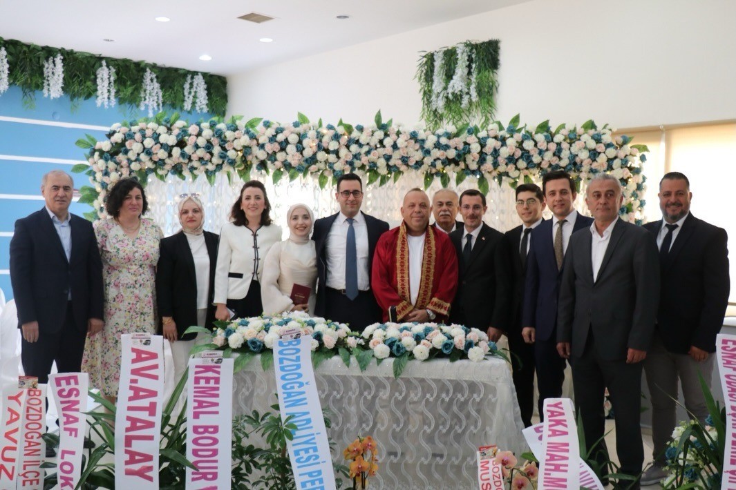 Geçen hafta evlenen Kaymakam Polat, bu sefer hakim çiftin şahidi oldu