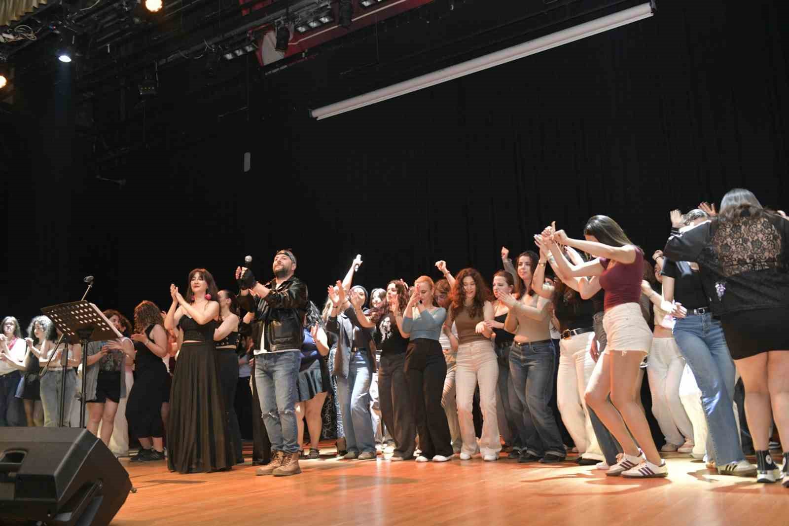 MSK&Uuml;&rsquo;de 90&rsquo;lar r&uuml;zg&acirc;rı esti
