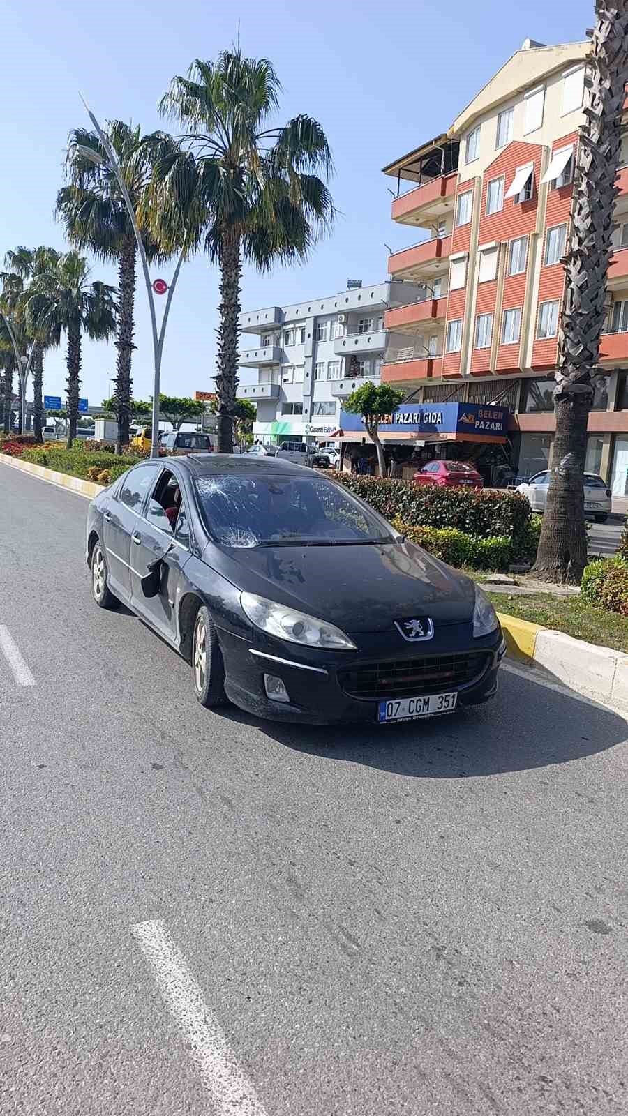 Otomobilin &ccedil;arptığı yaya ağır yaralandı
