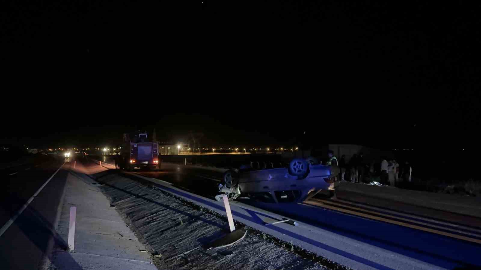 Otomobil beton mikserine arkadan çarptı: 1 ağır yaralı