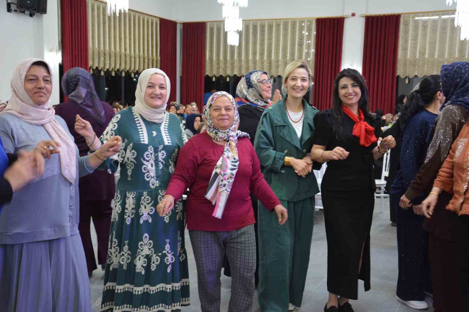 Başkan Kumral, Babadağlıları anneleri ağırladı
