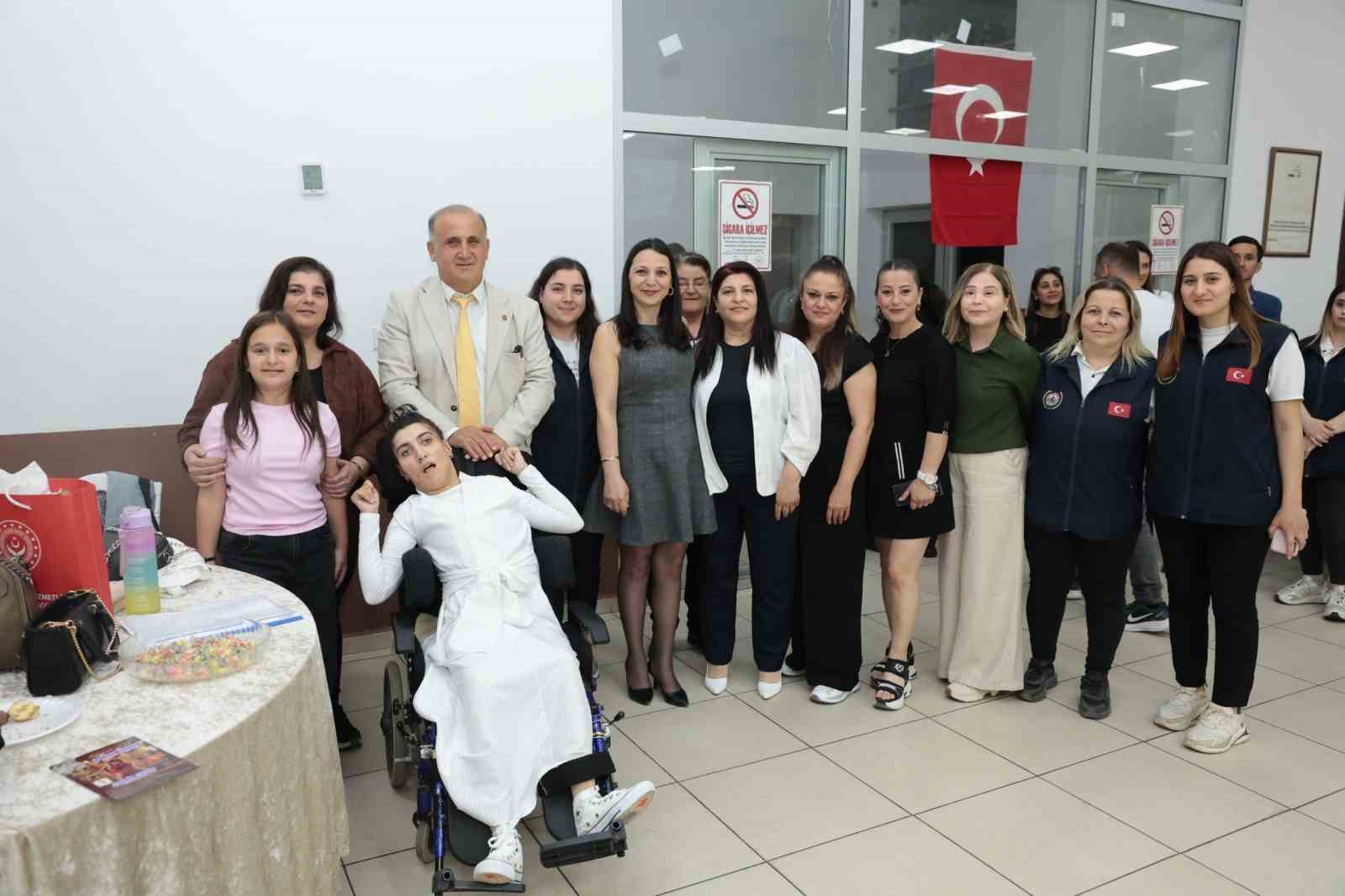 İncirliova&rsquo;da engelli gen&ccedil;ler i&ccedil;in asker eğlencesi
