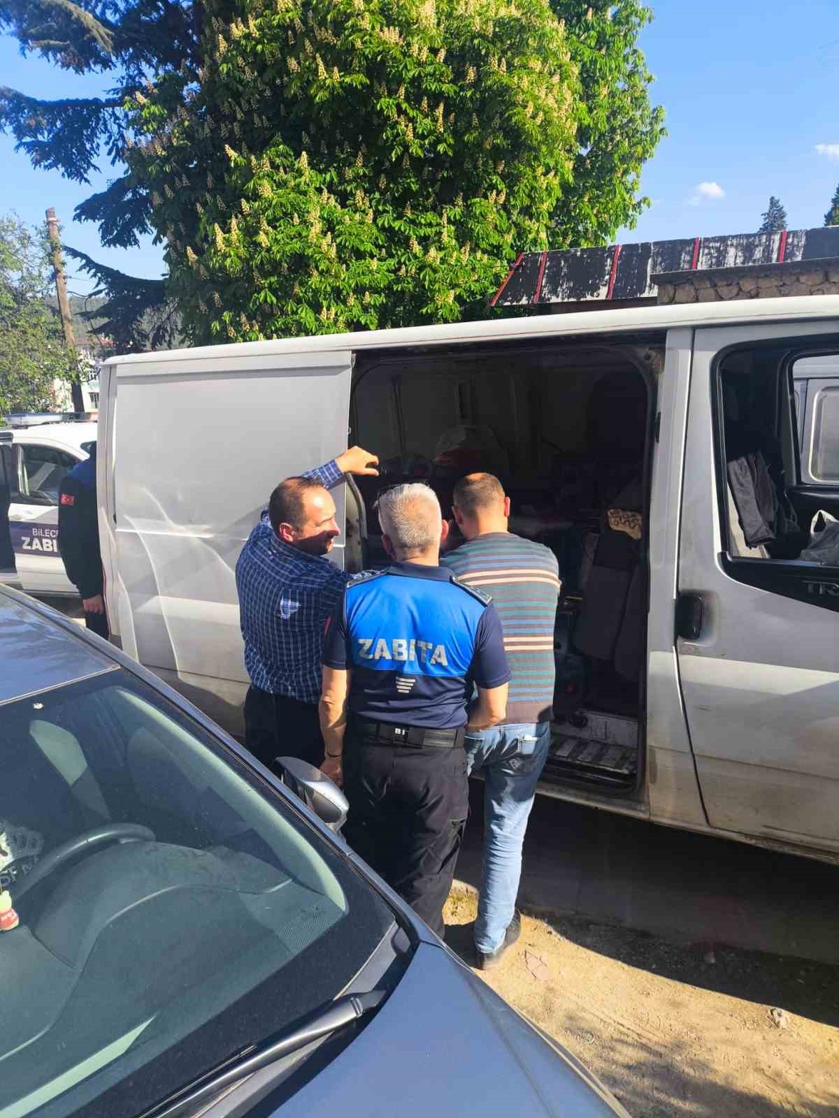 Zabıta t&uuml;ketim tarihi ge&ccedil;en 100 kilogram zeytine el koydu
