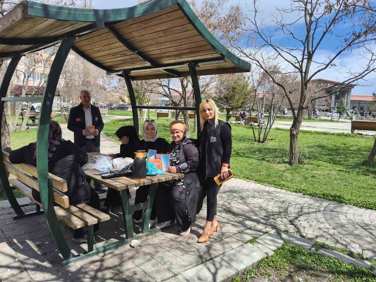 Kars&rsquo;ta A&ccedil;ık Kapı&rsquo;dan şiddetle m&uuml;cadele i&ccedil;in farkındalık seferberliği
