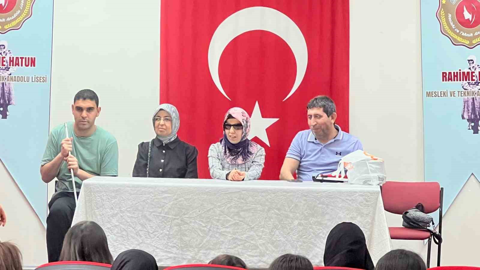 Osmaniye&rsquo;de &ouml;ğrencilere engellilik farkındalığı eğitimi
