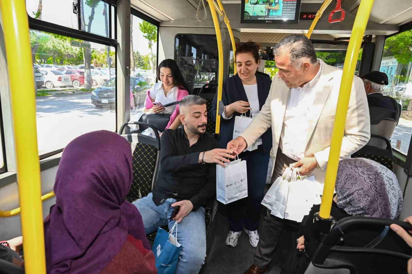 B&uuml;y&uuml;kşehir Belediyesi vatandaşlara &uuml;cretsiz 20 bin fide dağıttı
