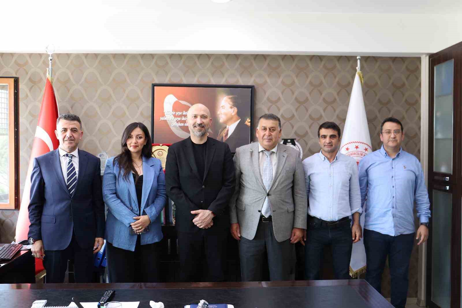 Başkan Arıkan, Çevre ve Şehircilik İl Müdürü Ergin ile bir araya geldi
