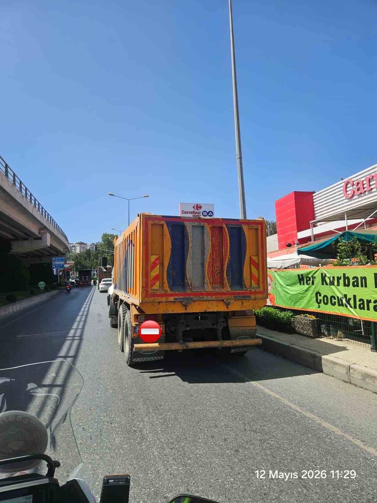 Kuşadası&rsquo;nda iki hafriyat firmasına idari para cezası uygulandı
