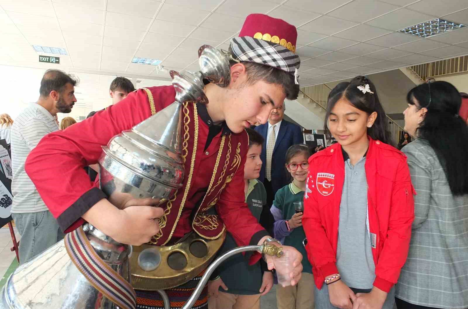 Sergide Osmanlı Şerbeti ikram etti