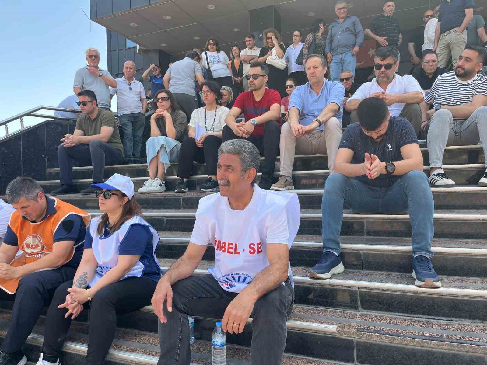 Buca Belediyesi memurlarından İzmir genelinde ’iş bırakma’ çağrısı