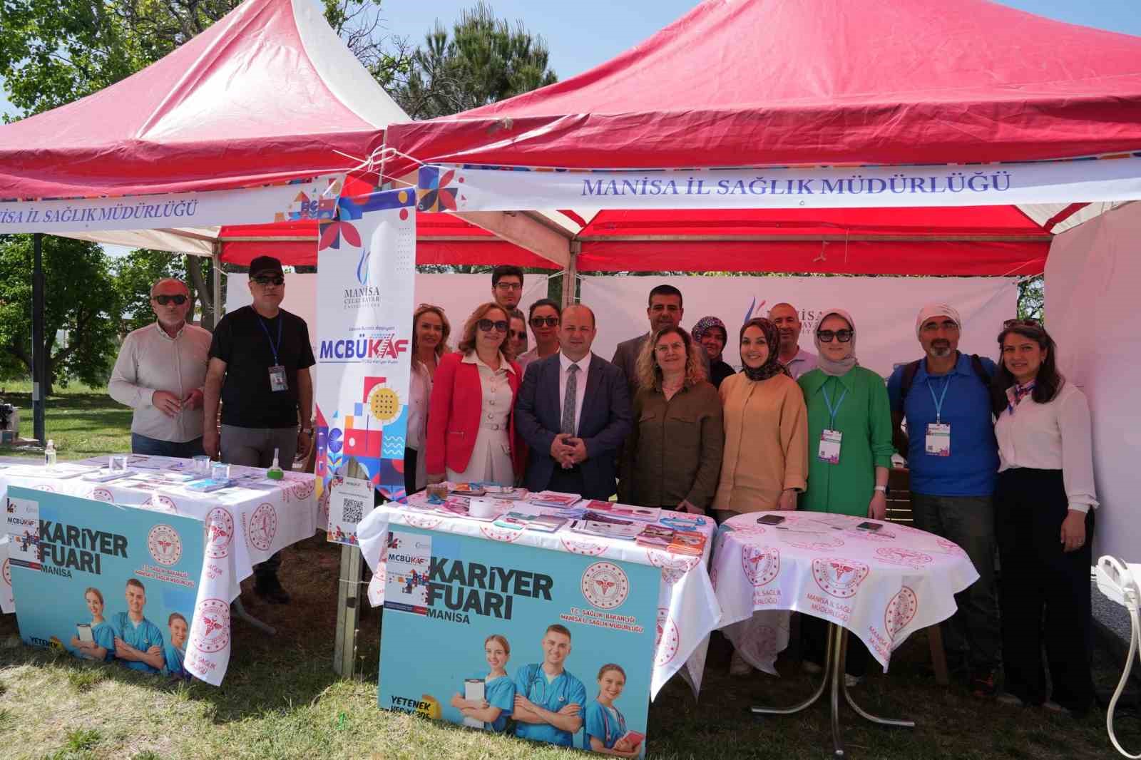 Sağlık ordusu MCB&Uuml;KAF&rsquo;26&rsquo;da gen&ccedil;lerle buluştu
