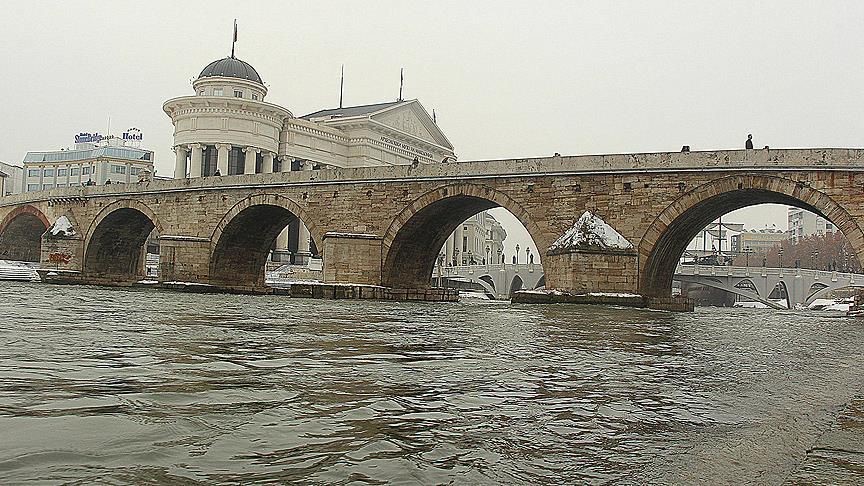 Esenler Belediyesi Üsküp’teki Taş Köprü’yü aydınlatacak